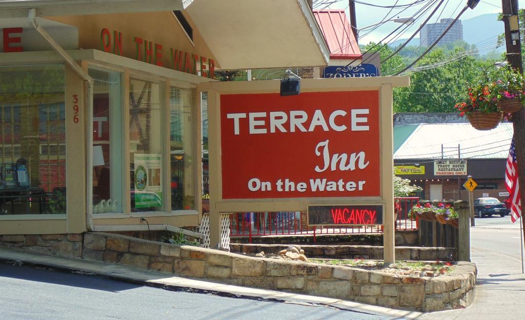 Terrace Inn On The Water Gatlinburg Exterior photo