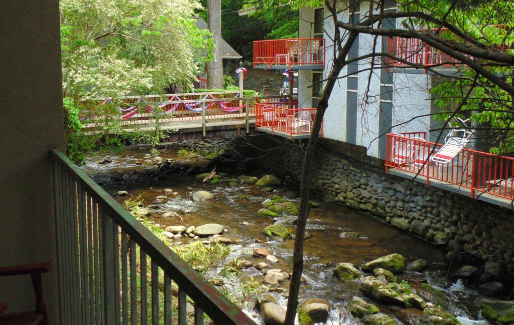 Terrace Inn On The Water Gatlinburg Room photo