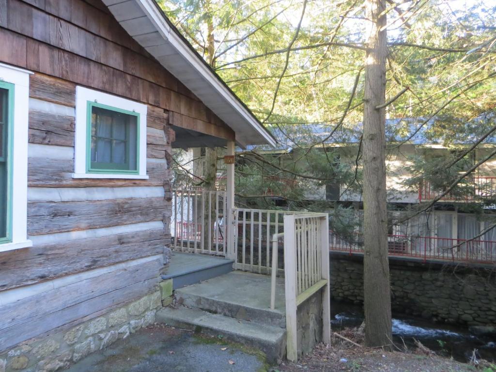 Terrace Inn On The Water Gatlinburg Exterior photo